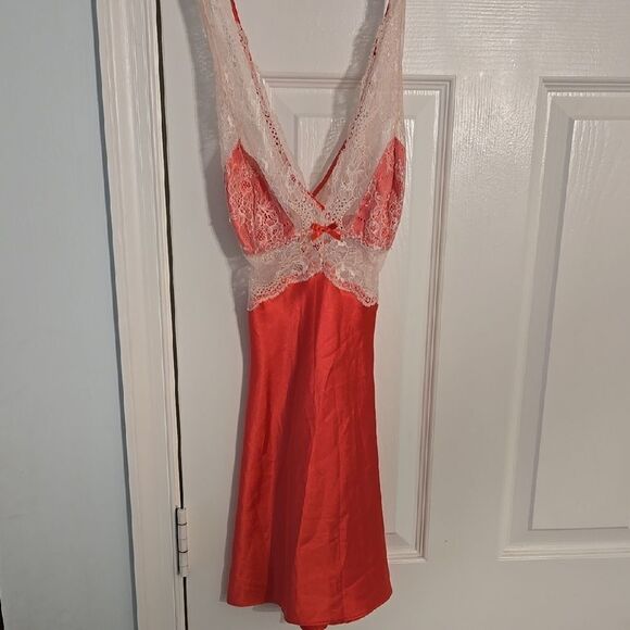 Victoria's Secret Red and White Chemise with Lace Detail - Picture 1 of 4